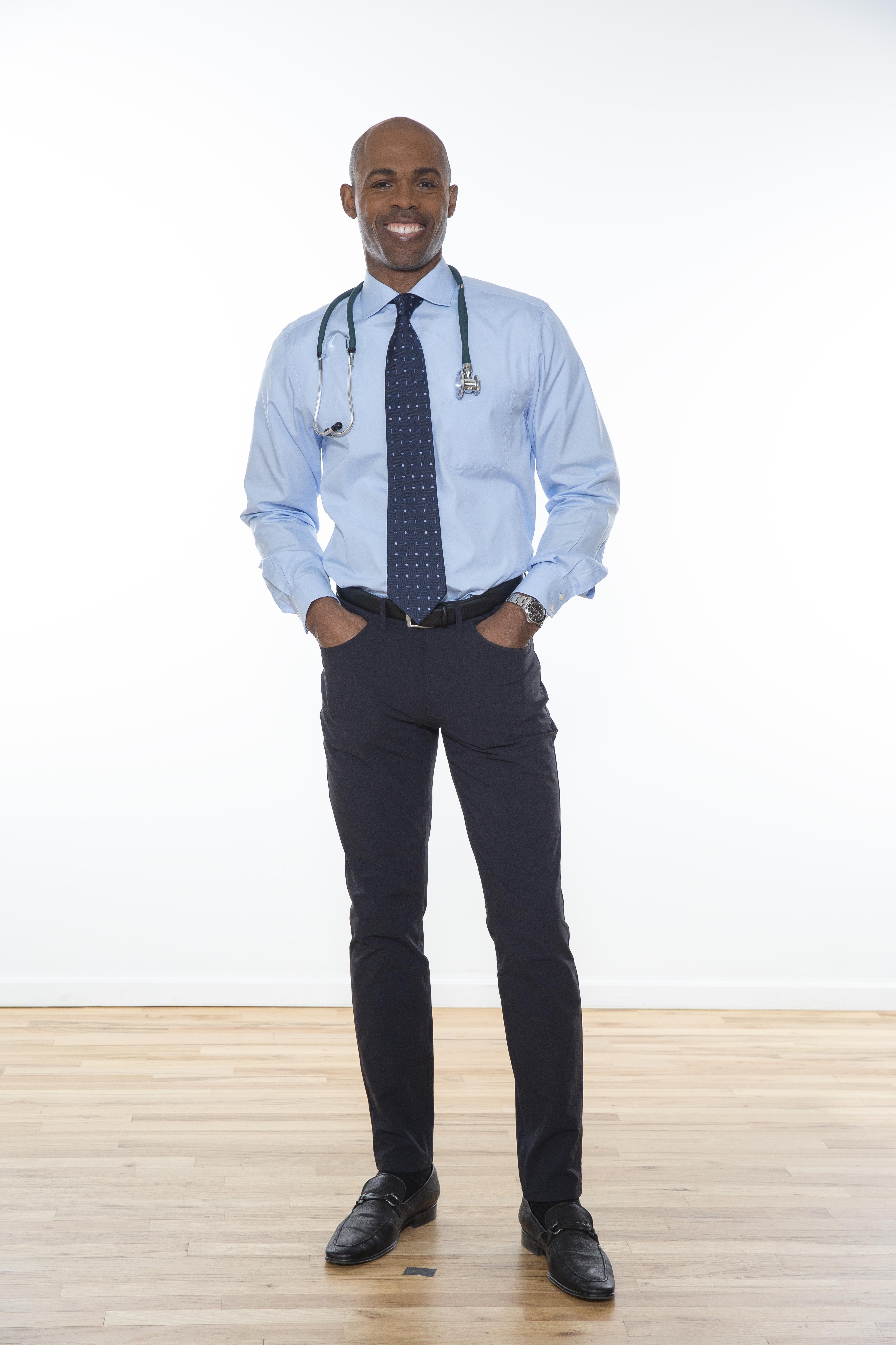 152882 Dr. Ian with stethoscope